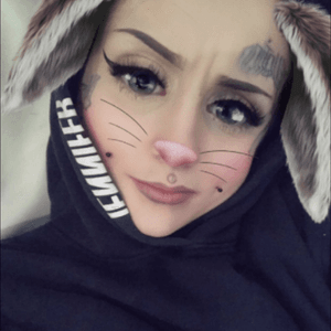 monami frost with this filter omggg #monamifrost  #irenastraume #facetattoos #snapchat 