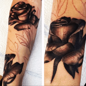 Working on my full sleeve #roses #rosestattoo  #blackandgrey #flower #realism #blackwork by #ylianapaolini 