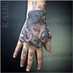 Geisha on Aja's hand..... #tattoo #tattoos #tats #customtattoos #art #bodyart #ink #inked #tattoolovers #tattoolove #drawing #sketch #artwork #tattoodesign #tattooart #tattooartist #artist #londontattoo #southlondontattoo #girlswithtattoos #guyswithtattoos #bestoftheday #talesofinkspirationtattoo #londontattooguide #japanesetattoo #geisha #hand #jobstopper 