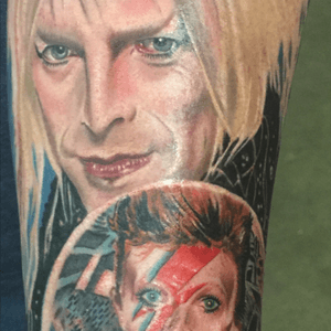 Jareth holding up the crystal ball with Bowie from the Aladdin Sane album. Still have 3 hours to go. Done by Gary Parisi of Mayday! Tattoo Co. in Chicago. #davidbowie #jareth #thelabyrinth #dancemagicdance #thebulge #aladdinsane #ziggystardust 
