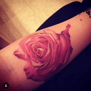 🌹💫 #rosetattoo #rose #tattoo #tattoos #tattooart #tattooartist #rosesofmilie #tattooidea #pinkrose #pinkrosetattoo #tattoooftheday #love #flower #flowertattoo #myown 