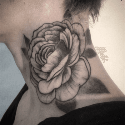 Blackwork cover up. #blackwork #blacktattoo #blackworktattoo #rose #coverup #flowertattoo #necktattoo 