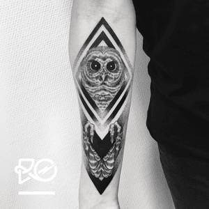 By RO. Robert Pavez • Mexican Owl • Studio Nice Tattoo • Stockholm - Sweden 2017  • #engraving #dotwork #etching #dot #linework #geometric #ro #blackwork #blackworktattoo #blackandgrey #black #tattoo #fineline #owltattoo 
