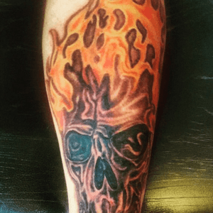 #flamingskull tattoo on my right shin by Anthony DeJesus. #shintattoo #skulltattoo #flametattoos 