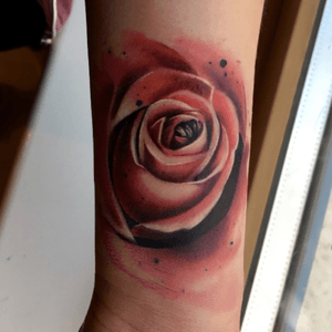 Watercolour rose done by Tom Petucco at Evil from the needle in camden #watercolour #rose #camden #eftn #red #Black #arm#