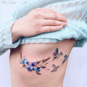 Pretty flowers and birds 🌸🌷🐥 by @pissaro_tattoo via Instagram #watercolor #geometry #linework #flowers #birds #pissarotattoo #floral #subtle