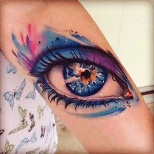 I would want two smaller eyes like this to go with makeup brushes #megandreamtattoo #watercolor #tattooideas 