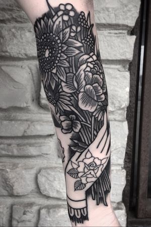 Blackwork hand and floral piece Feb 2018 luckymac.ink