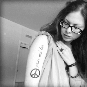 Peace and love script. Peace sign