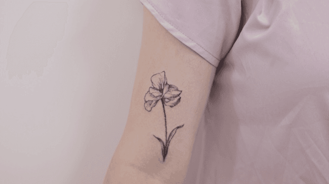 Black iris tattoo  Iris tattoo Iris flower tattoo Tattoos