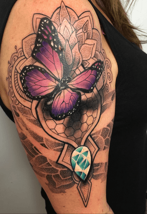 Good fun doing this butterfly piece! #thescientist #travellingtattooist #ornamentaltattoo #jeweltattoo #gemtattoo #rose #jewel #ornamental #ornate #blackwork #dotwork #realism #hennism #floraltattoo  #tattoodo #tattoodoapp #tattoo #ink #inkedgirls #tattooedgirls #tattoooftheday #amazingtattoos #tatouage #tatuaje #tatuagem #ryansmithtattooist #tattooartist 