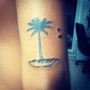 Palmtree. #palmtreetattoo #sickpolly #hiddenink #tattooartist 