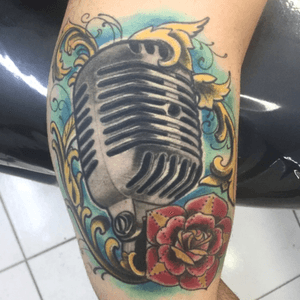 Microphone and rose