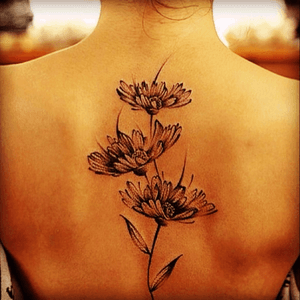 My moms favorite flower! It would be beautiful with some color in it. I will get this for her one day! #megandreamtattoo 