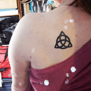 Almost two years since this lovely piece was added to my collection #tattoo #ink #inkedgirls #triquetra #charmed #celtic #spiritmindbody #pastpresentfuture #thoughtfeelingemotion #otherworld #mortalworld #celestialworld #blackandwhiteink