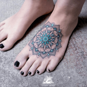 #Mandala #TatuagemFeminina #mandalatattoo #mandalaandflowers #lovetatoo 