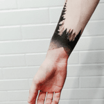 My first tattoo. It represents the unconscious through the symbols of forests. Made in blackdot like a bracelet by Bruna Bianculli in Inkdomus studio located in São Paulo. ———————————————————————————————Minha primeira tatuagem. Representa meu inconsciente através da simbologia das florestas. Feita em ponstilhismo como um bracelete por Bruna Bianculli no estudio Inkdomus localizado em São Paulo. #forest #meulocalseguro #tattoo #floresta #inkdomus #blackwork #pontilhismo #blackdot #firsttattoo #primeiratatuagem #trees #brasil 