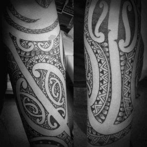 Forearm of prior sleeve, handpoke and machined #sleevetattoo #maorisleeve #tamoko #maorimoko #maoritattoostudio #Maori 
