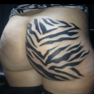 Zebra print #zebra #zebraprint #girlswithink #stencilstuff #butt #butttattoo #ass #asstattoo #girls #sexy #indianatattoo 