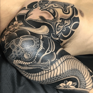 #chest #shoulder #upperarm in #black - #snake #hanyamask #flowers by #tattooartist #nissco @nissco 