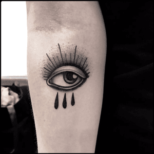 #black #eye #tears #tattoo #blackwork #totemica #ontheroad 