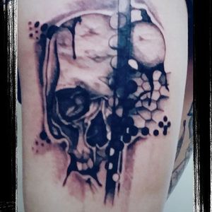 By Torre Tattoo #skull #trashpolka