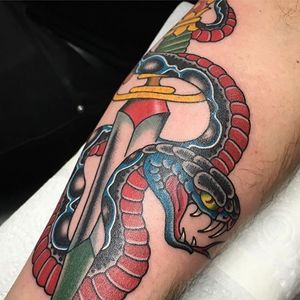 By Bradley Tompkins. To book in contact the shop or him directly #fst #london #snake #traditional #dagger