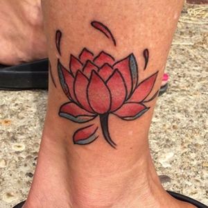 #lotus #lotusflower #flower #sparrowtattoo done by Dennis (yeasureimsure)