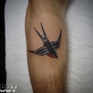 Tattoo by Andrew Mongena, open 12pm-7pm 
#americanatattoos #traditionaltattoos #oldlines #chicagotattooshops #chicagotattooartist #chicago #brownbrotherstattoo #brownbrostattoo #swallow #sparrow