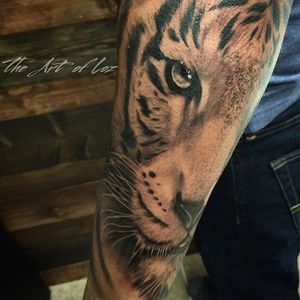 She's a Lady Tiger :Scarface voice: 
Done by theofficialloz #TillTheEndTattooGallery #TillTheEnd #Miami #tiger #realism