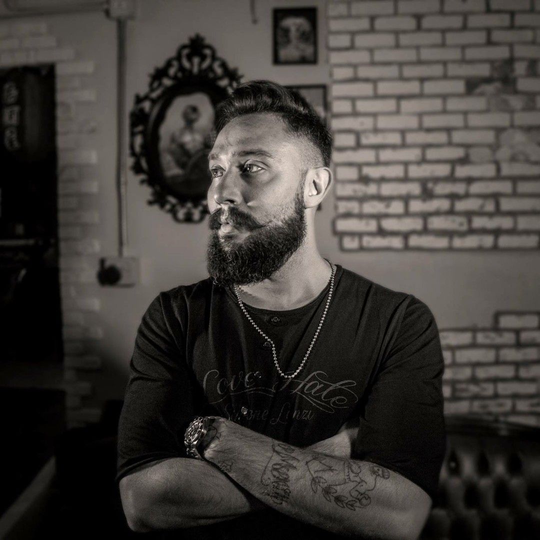 love hate tattoo • Tattoo Studio • Tattoodo