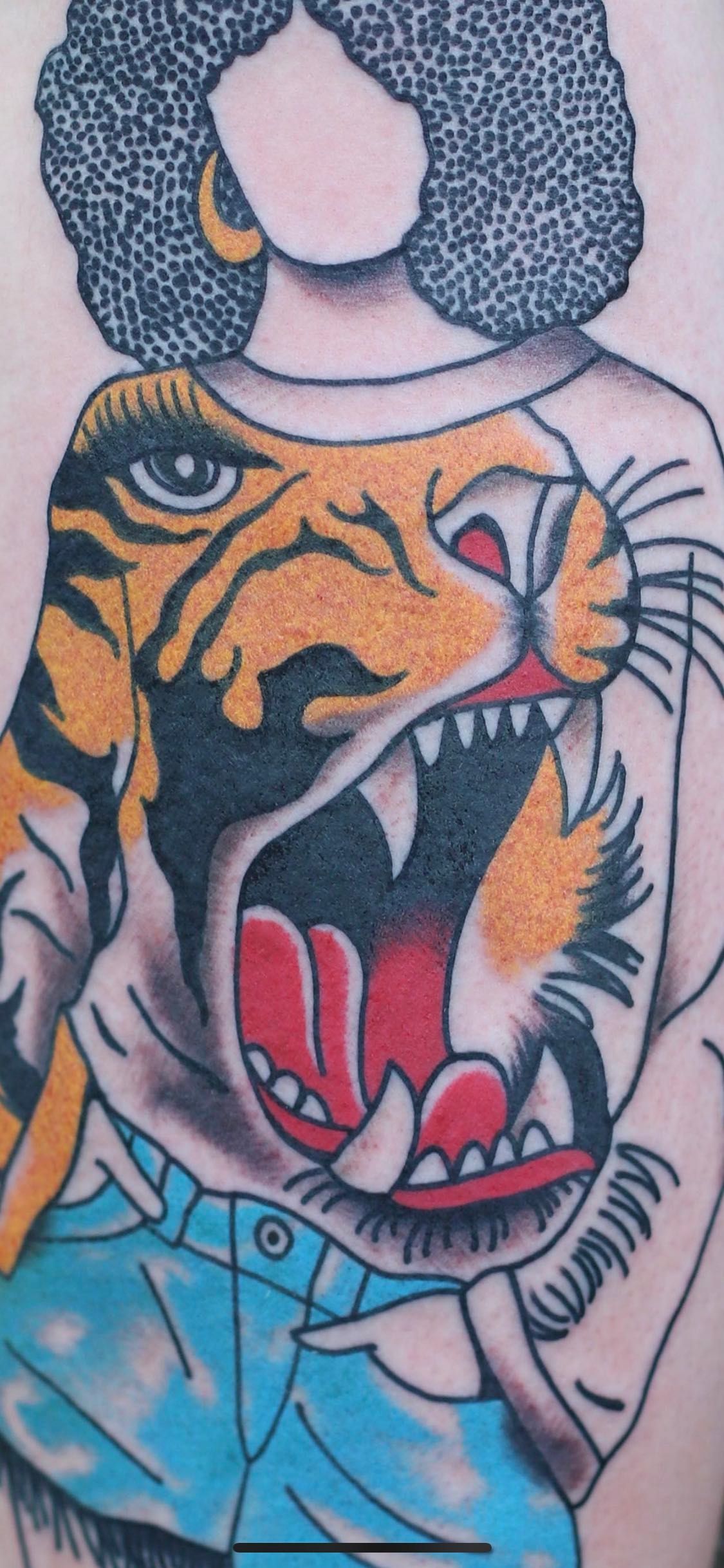 Patryk Hilton, image size:1125x2436