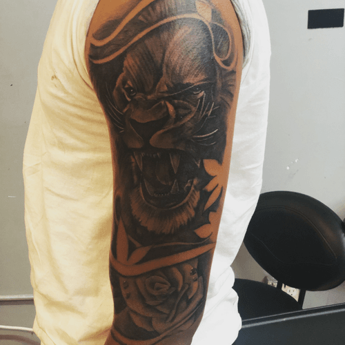 7 Shades of Gray Tattoo Studio