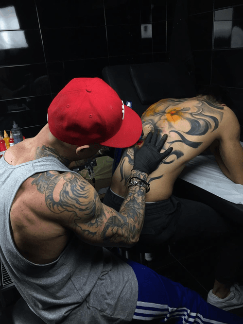 risk tattoo studio