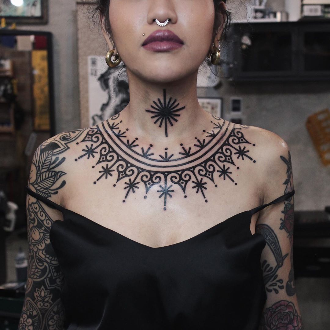 30 Awesome Chest Tattoos for Women