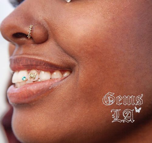 Tooth gems by Gems LA #GemsLA #toothgems #toothbling #diamond #toothjewel #permanentmakeup #semipermanentmakeup #bodymod