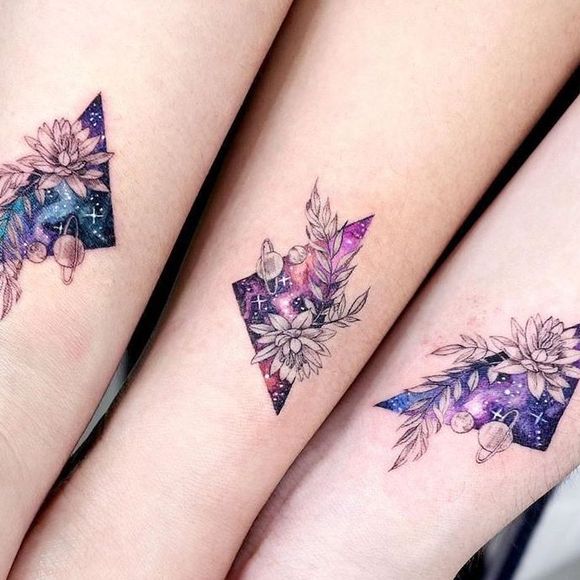 flower tattoos on wrist designs